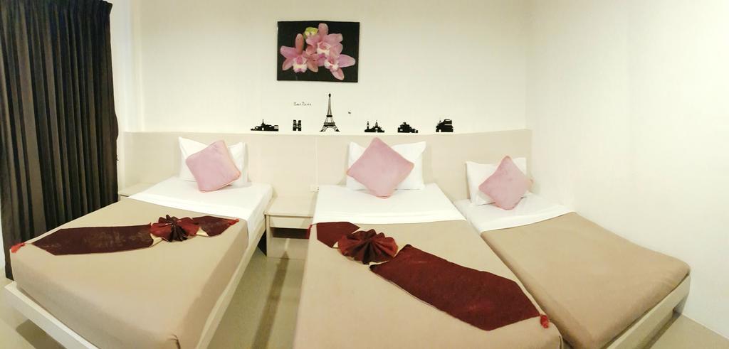 Phuthara Hostel Phuket Exterior photo