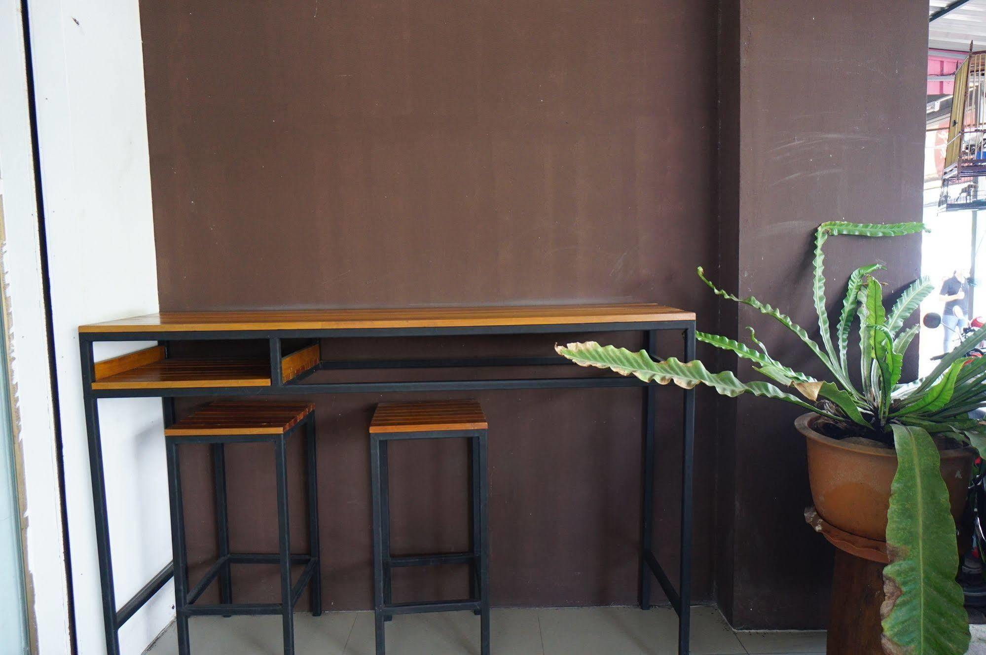 Phuthara Hostel Phuket Exterior photo